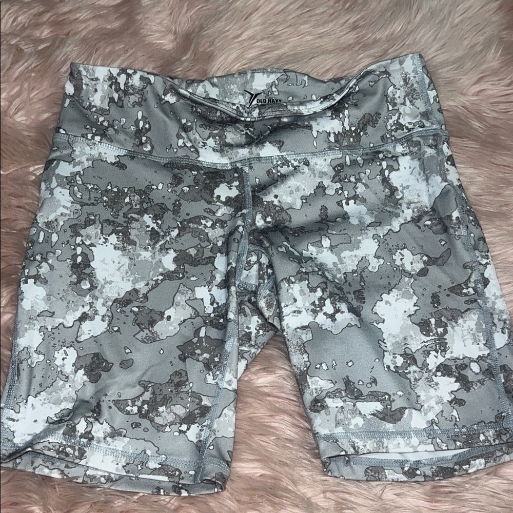 Old Navy active Gray Camo Bike Shorts size Medium
